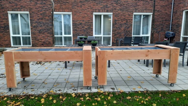 verrijdbare verplaatsbare kweektafel van Douglas hout ridderkerk hout van ut patje