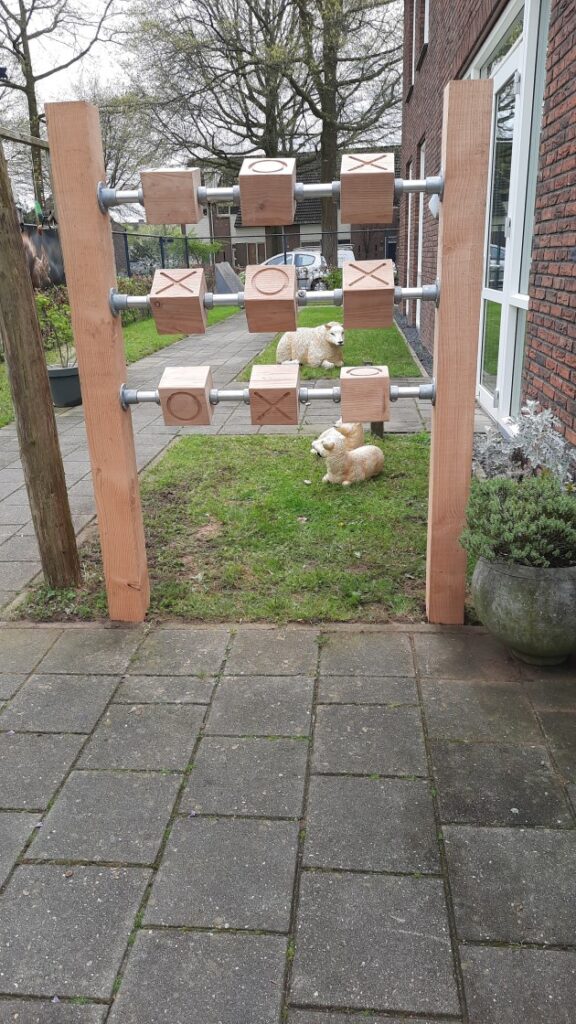 Boter-kaas-en-eieren XXL houten spel voor mensen met dementie