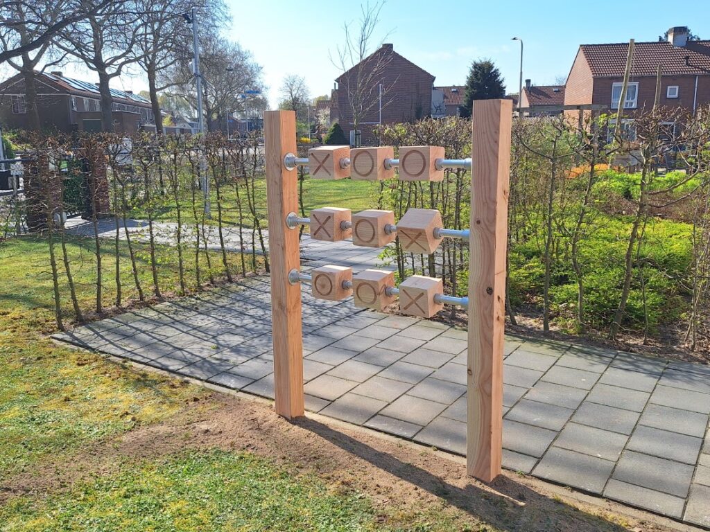 Boter kaas en eieren XXL spel geleverd bij woonvorm dementiezorg in Nijmegen