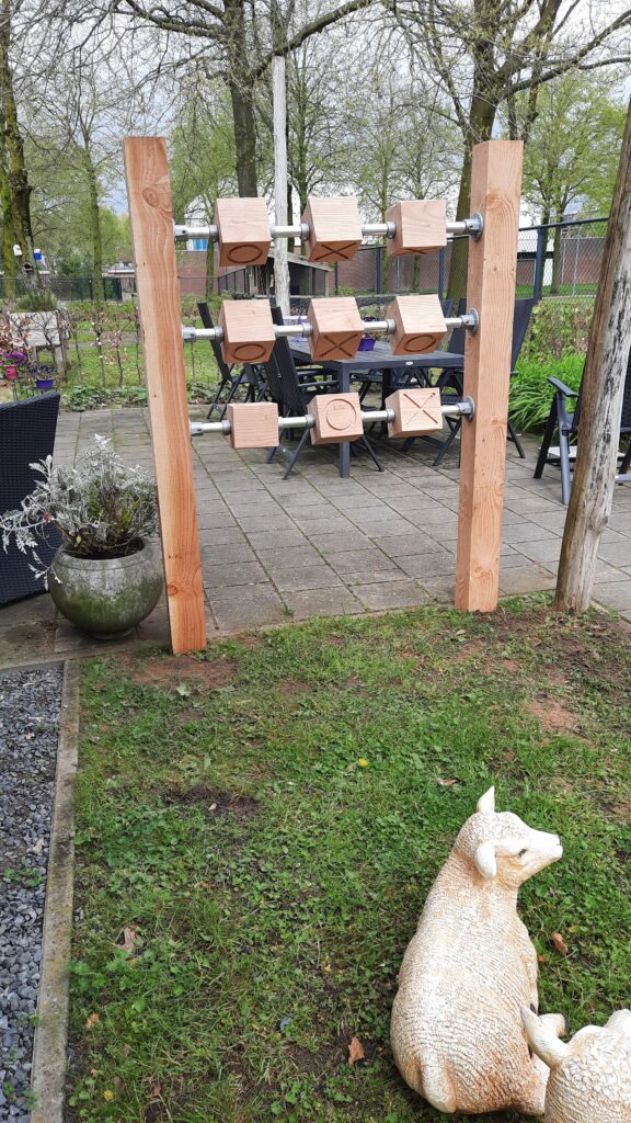 boter-kaas-en-eieren-xxl-schoolplein-hout