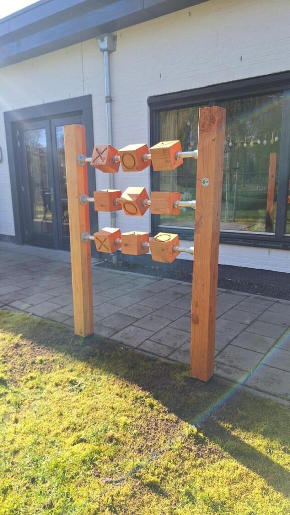 handgemaakt houten boter kaas en eieren spel in groot formaat