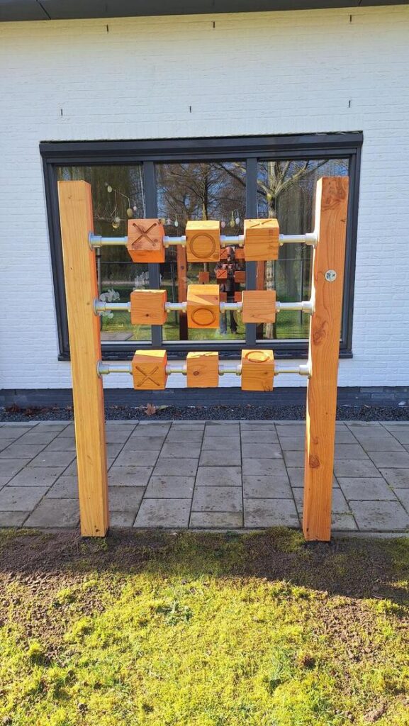 grote houten X en O speelstukken voor boter kaas en eieren